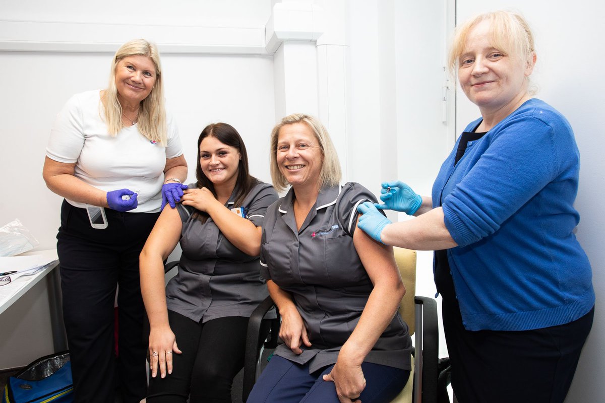RoyalFreeNHS's tweet photo. 🔊CALLING ALL ROYAL FREE LONDON HOSPITAL STAFF 📣 We'll be donating £1 to local homeless charities in Barnet, Enfield and Camden every time one of our staff has their flu jab. Buddy up and bring a friend ! #jabdone #RFLflubuddychallenge https://t.co/pxnaAkfDNn