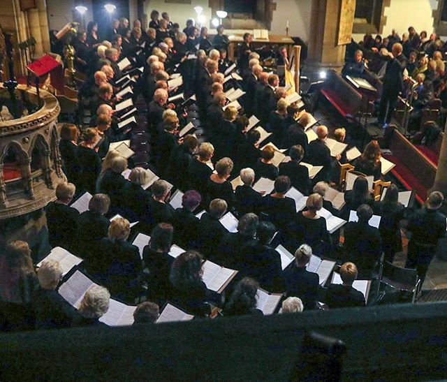 BhamFestChoral's tweet photo. Exciting! The combined singers of Birmingham Festival Choral Society and Ryton Chorale singing under the direction of their mutual MD, David Wynne.
.
Photo by Alfred White .
#concert #choir #choralsociety #singing #choral #grantuspeace #birmingham https://t.co/cZ99RFHOlq https://t.co/aGYhQuPeWK