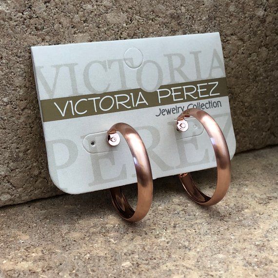 VpdcoViaBonanza's tweet photo. Traditional Hoop Earrings | 14K Rose Plated https://t.co/5nW6Ezz80c Shop via @etsy (Now Free Shipping USA #freeshipping for a limited time) International Shipping #jewelry #etsyseller #etsyshop #etsylove #etsygifts #etsystore #etsyjewelry #fashion #jewelrylovers #jewelry #vpdco https://t.co/i6pf3B203W