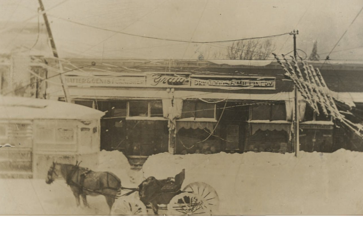 EncyCle_'s tweet photo. #Snow-filled image of Gran's Store on Pearl Rd. just south of Memphis Ave in #Cleveland ca. 1910s. #CleStartsHere #PhotoByWRHS #CWRU #Cle #Thiswascle #Thisiscle #Ohio #theland https://t.co/BrfMzxdh4c