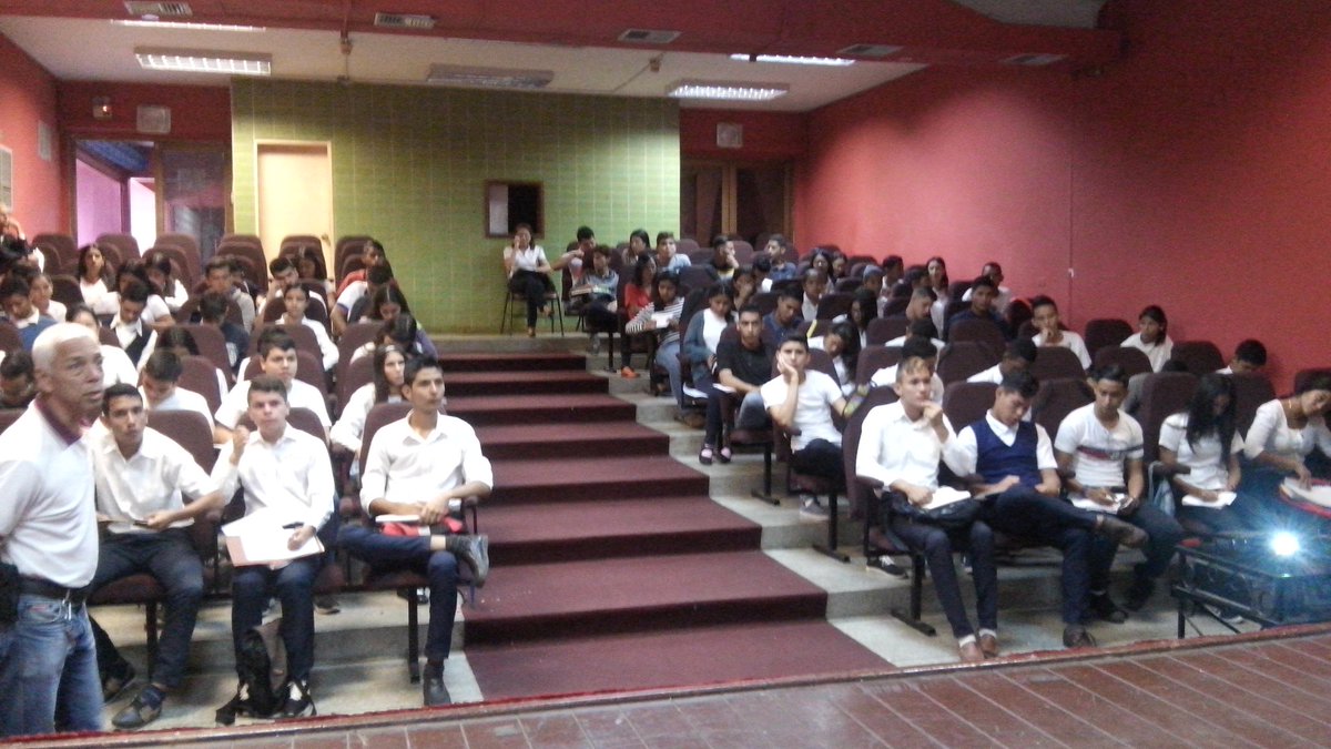 PNA_Trujillo's tweet photo. Ley Orgánica de Contraloría Social, es el tema que se desarrolla hoy en la formación para el Fortalecimiento del Poder Popular dirigido a los aprendices @PNA_Trujillo 
#SeguimosAvanzado https://t.co/aw9opa6R5v