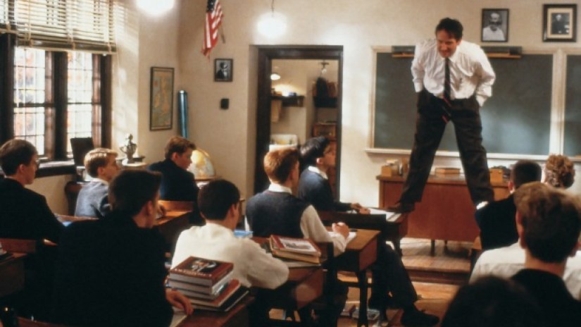 educaciongob's tweet photo. El 5 de octubre se celebra el #díamundialdelosdocentes pero hoy, en España, es el #díadelmaestro. Está bien tener más de uno al año para reivindicar, visibilizar y agradecer la labor de los profesores y profesoras que cada día acompañan e inspiran a miles de estudiantes. https://t.co/WGNukuX8z0