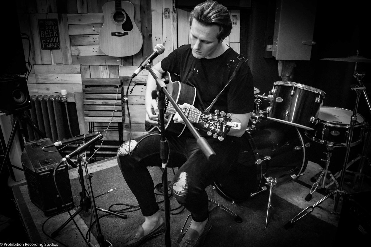 One from Jay Davies from #TheHummingbirds last Saturday taken from The Prohibition Sessions!

Live Recordings coming soon to all who attended!

#Liverpool #thehummingbirds #theprohibitionsessions #liverpoolgigs #liverpoolbands