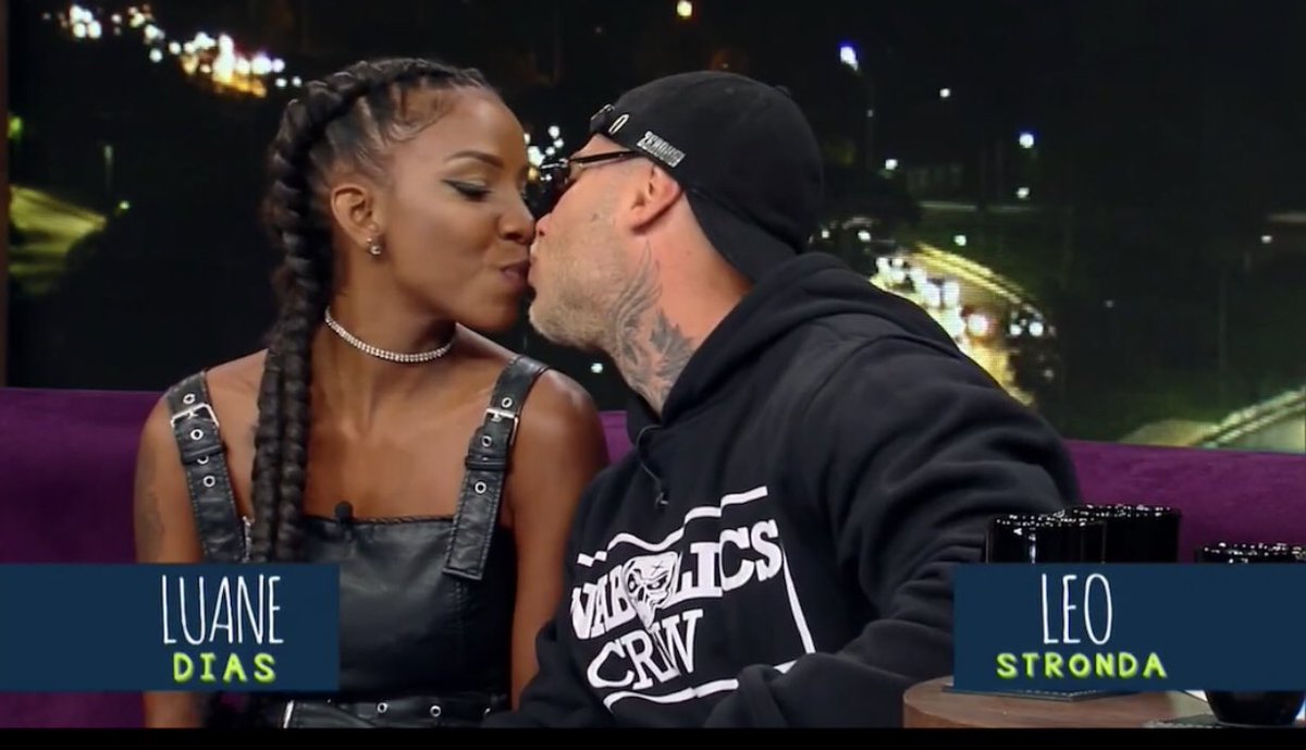 LeoSchulzWOW's tweet photo. Quero hoje todo mundo vendo @LeoSchulzWOW e a Jabuticabinha @luanediaas no @FabioPorchat na @recordtvoficial às 00:15h. Amei o casaco novo dele da  @XXTcorporation ! #TeamleoStronda #Afazenda10 #luleo https://t.co/DO1cO7mJEP