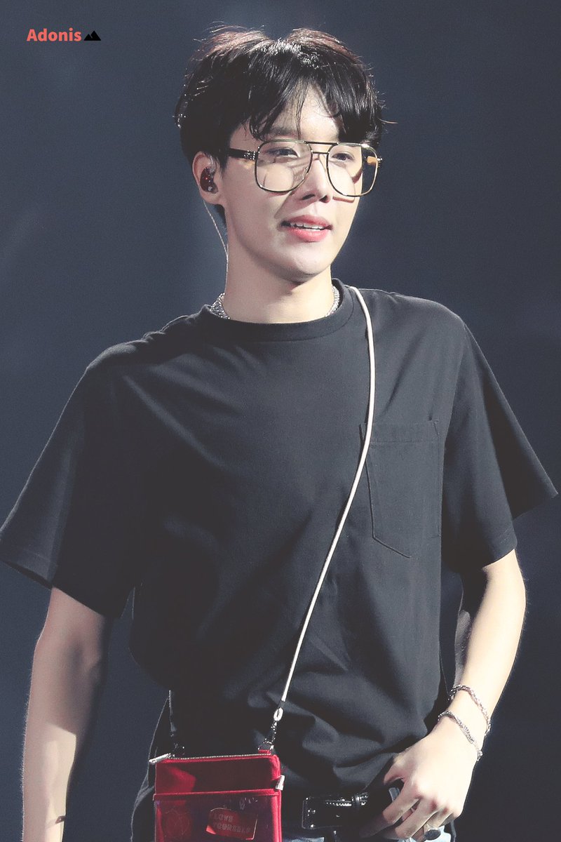 Adonis_Hoseok's tweet photo. 180929 LYS in Newark
잘생긴,,,,,,
#제이홉 #정호석 #JHope
#방탄소년단 #BTS⁠ ⁠⁠ ⁠⁠ ⁠⁠ ⁠⁠ ⁠⁠ ⁠⁠ ⁠⁠ ⁠⁠ ⁠⁠ ⁠⁠ ⁠⁠ ⁠⁠ ⁠⁠ ⁠⁠ ⁠⁠ ⁠⁠ ⁠⁠ ⁠⁠ ⁠⁠ ⁠
@BTS_twt https://t.co/uxvrgRFNT0
