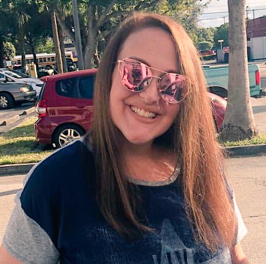 ilenerenee516's tweet photo. @Jaclynhill I LOVE these sunglasses! U look so beautiful in them. I have a fuller face &amp; a bigger head. How do they fit Jackie? I remember u saying a diff pair fit her good-that she had a larger head lol-I♥️her! This is what I usually wear..think they’ll fit? https://t.co/IvK1Sb0SyO