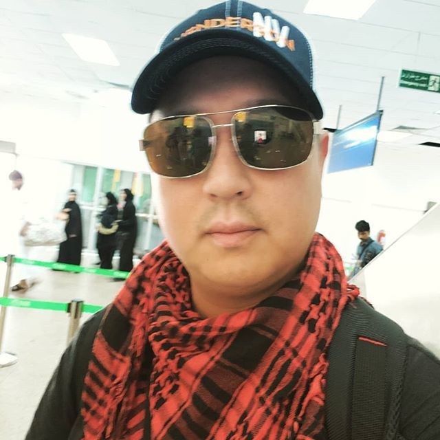 mrijmaha's tweet photo. 🦁Why so Serious? Hahaha. In Saudi☃️ Arabia. 💓Meeting good🤗 people. #roadwarrior #travel #behomesoon #bitcoindisthistome #herctoken. Happy 🐕Holidays. Thank you for every1s 🚘support. #btc https://t.co/pKkZBImVHM https://t.co/IDhk4YZ7HG