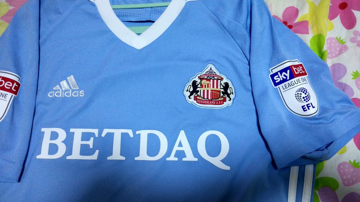 ChloeJiang1011's tweet photo. #SAFCThirdKit201819 #SAFCThirdKit #ChloeSAFCShirts #SAFC #WearAroundTheWorld 🇨🇳
And it is matchday, ha'way!!  @SunderlandAFC https://t.co/isw8E593gF