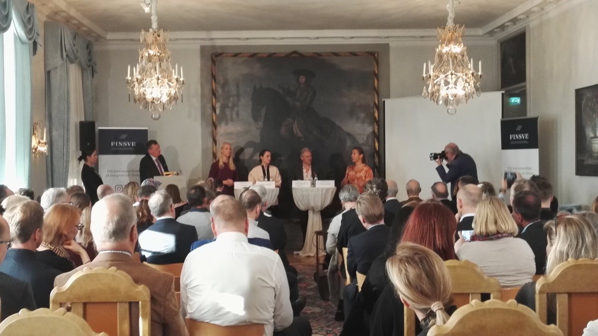 MaritaAnstead's tweet photo. Ajankohtaista ja hyödyllistä tietoa viestinnän eroista Ruotsin ja Suomen välillä ja miten näkyä Ruotsissa @SveAmbFI #finsvebranding #arvot #tavaramerkki #storytelling @PortOfTurkuFI https://t.co/s69T04fON5