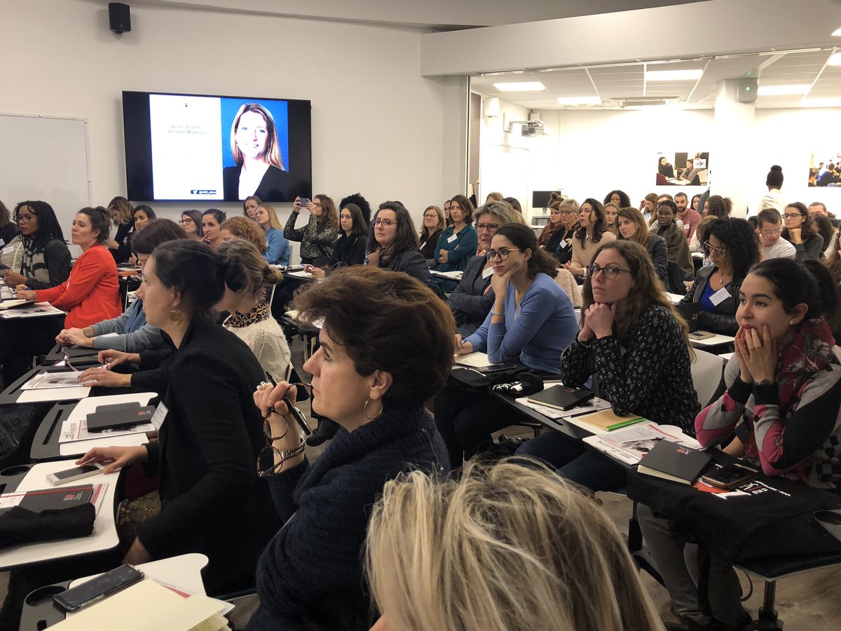 FrankDormont's tweet photo. @JDGE_edicas @audencia @fgri @mathildevoyage @andresobczak @claradkta Salle comble @audencia mot de bienvenue par @AUDENCIA_DG #whoruntheworld avec @fgri @andresobczak @JDGE_edicas #femmesd’influence et @audenciaalumni https://t.co/ujEG17TLVT