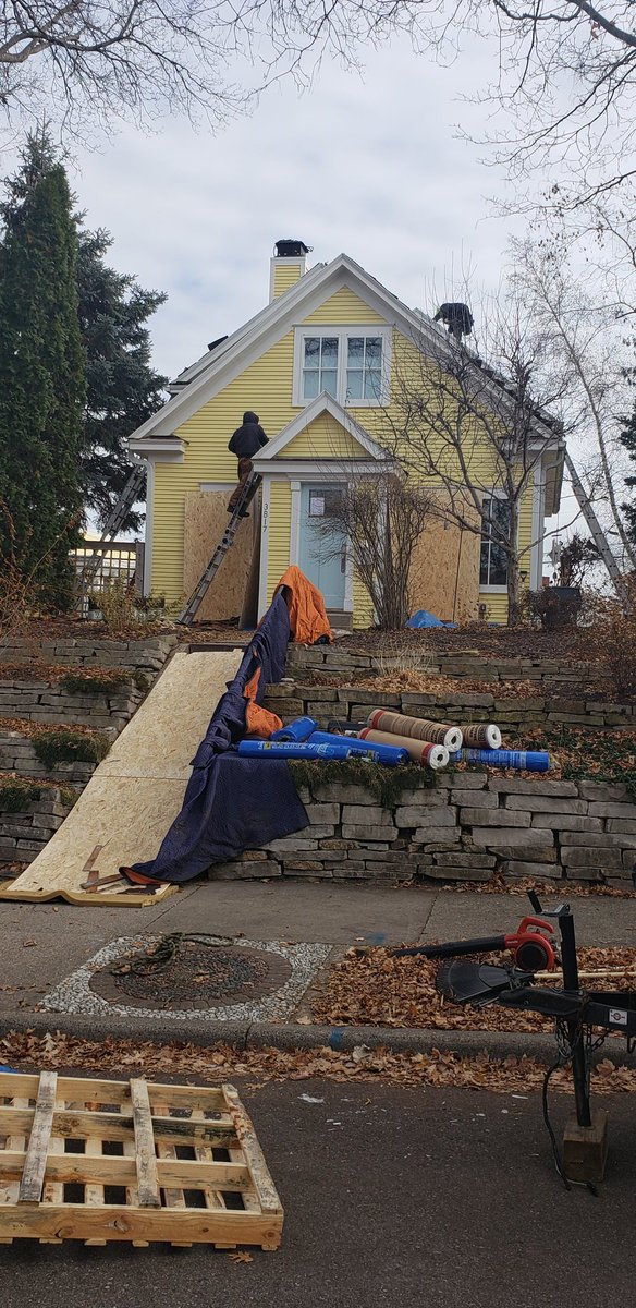 haildamagemn's tweet photo. @MidwestHomeMag #midwesthomemag #mnwild #mnevergreen @CeDURRoofing #cedur @antti_evergreen @HomeShowMPLS #homeshowmpls @alicialewisKARE https://t.co/RVQ0xkH3FU