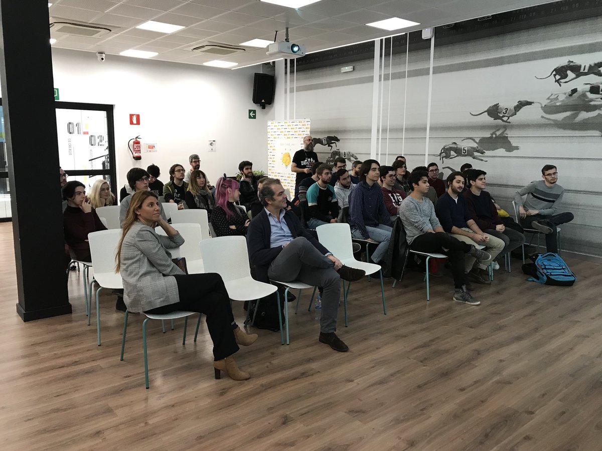 celspinol's tweet photo. Hoy hemos estado debatiendo sobre derechos de autor y videojuegos en @CanodromBCN con @videojuegosAEVI Hay mucho talento, imaginación y ganas de crear entre los desarrolladores que tenemos aquí. #IdeaGameJam @ArtMonedero @marisolbcn https://t.co/9JdgacBqwV