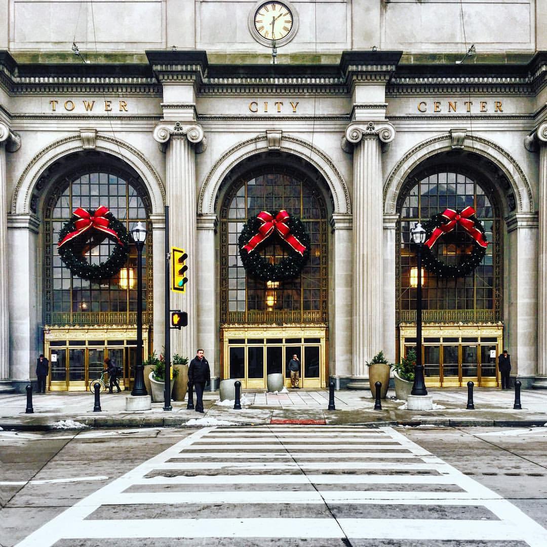 cywilloughby's tweet photo. The holidays are here! Who else is excited?
IG 📸: @thisiscle

#courtyardwilloughby #cleveland #clevelandoh #clevelandohio #explorecleveland #visitcleveland #downtownclebeland #exploreohio https://t.co/c6egvZmSn8