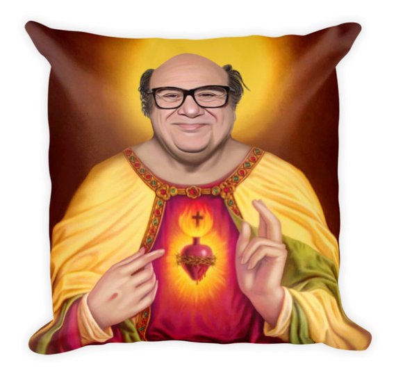 Rade_13235's tweet photo. @newshkalo would you like to buy my pillow.only 999€ made by cuachi ofc https://t.co/TuPrKY2oev