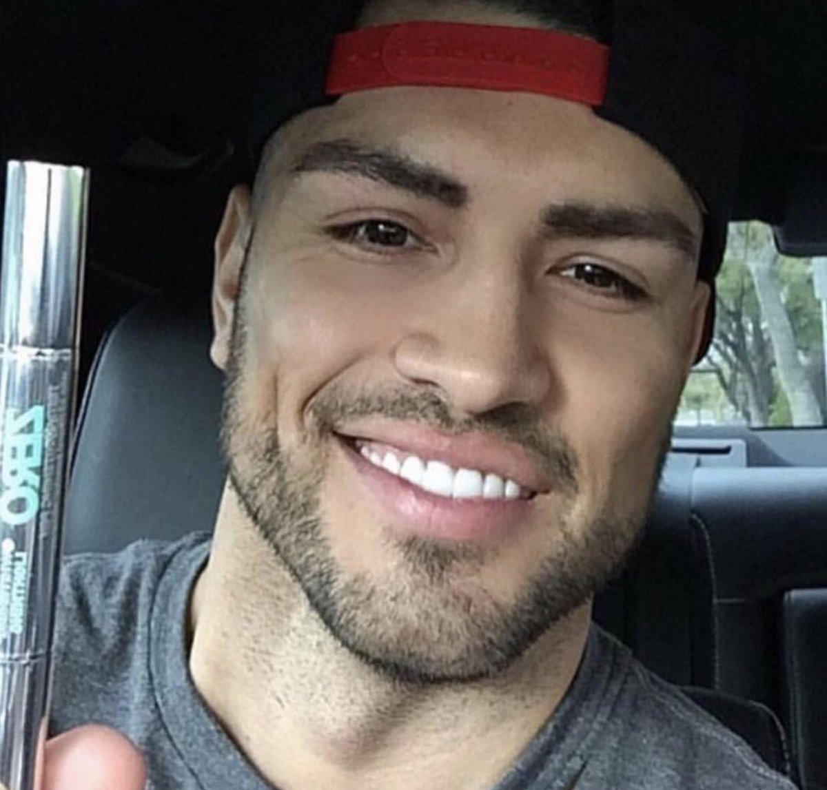 WhiteningLtning's tweet photo. 💥60% OFF CYBER MONDAY EXTENDED until Wednesday 💥Men need whitening too @mario8855 😱 loves our all natural whitening pen! Just paint on the gel and you’re good to go. ✨ #whiteningteeth #smilegoals #pearlywhites #ledwhitening #whiteningpen https://t.co/3zPCCHu100