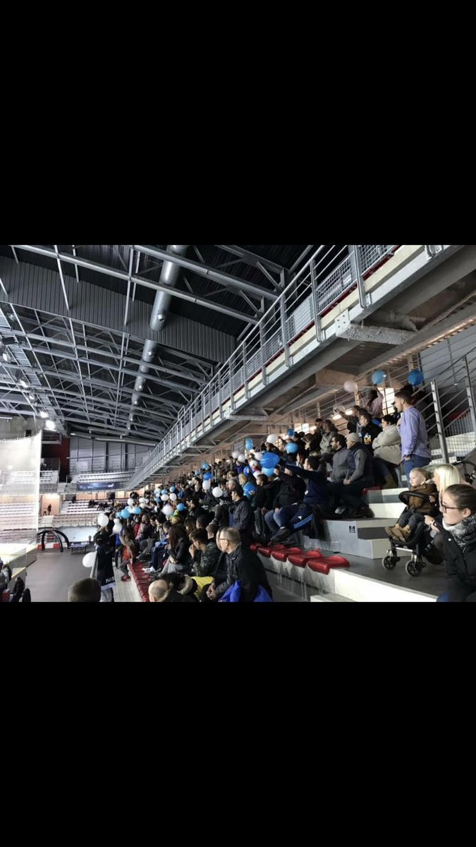 LeSebastien_13's tweet photo. Samedi soir les @SpartsMarseille se déplacent en banlieue Parisienne pour le match de Hockey de la 12 journée de championnat à 20h30 ! Puis recevront Chambéry au POMGE le samedi 8/12 à 19h ! Match important pour les Spartiates !
On vous attend nombreux ! #Hockey #MHC #TeamMHC https://t.co/pmOGuug3QQ