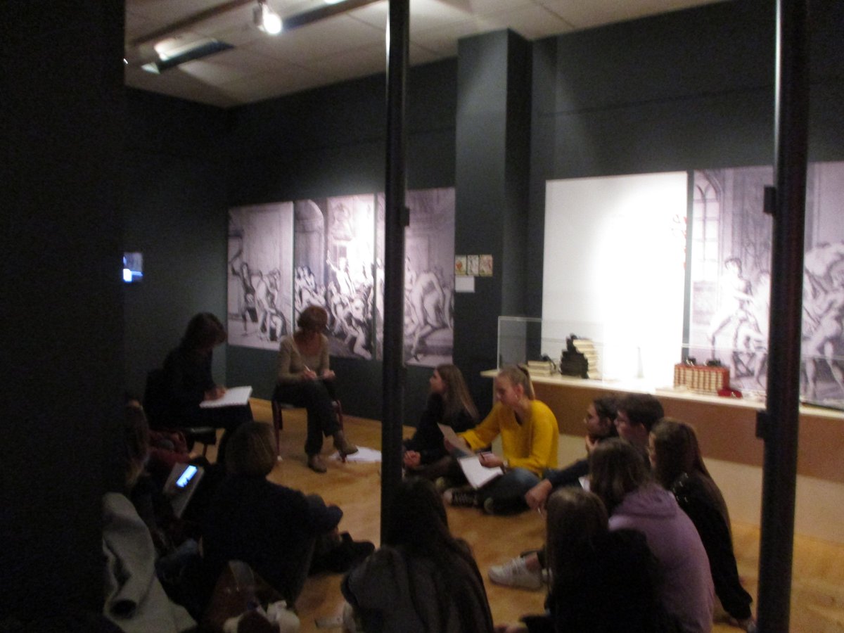 LaureRosier's tweet photo. Atelier philo à l'#expoporno Top! #ULB https://t.co/zYLgSrsDEE