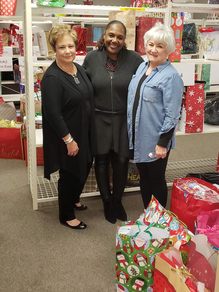 MOWCollinCounty's tweet photo. The gift of giving. 
Thank you to the Tanglewood Book Club of McKinney for their support of the Secret Santa program! #MOWCC #GivingTuesday https://t.co/YHyftfiO2Y