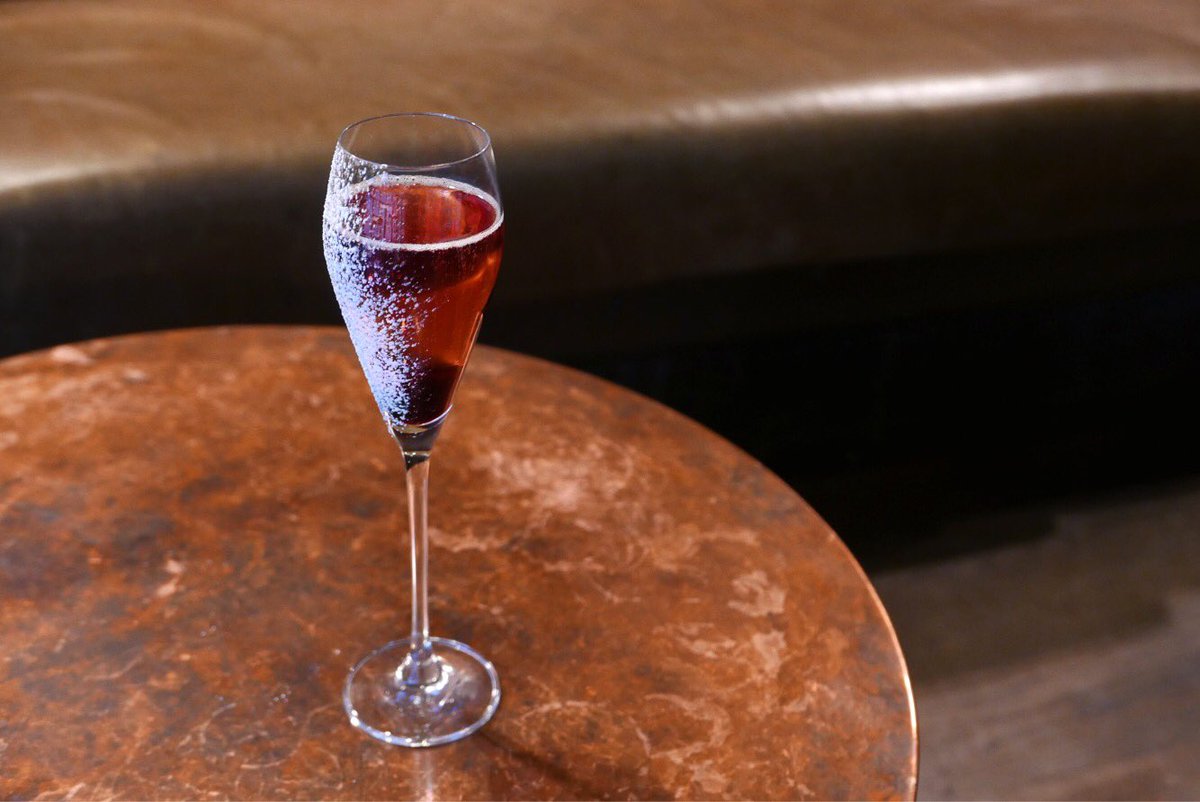 It’s only 4 weeks till Christmas! Make sure you try the Blind Pig cocktail special before then, the Cranberry Kir Royal with @Moet_UK #christmascocktail #winterpopup #blindpig