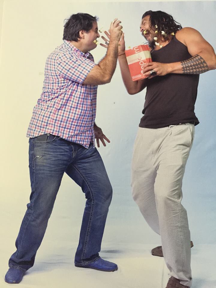 juanmadpelicula's tweet photo. Looking forward to another “popcorn fight with #JasonMomoa this weekend. Maybe this time @creepypuppet can join in. LOL #funwithpopcorn #youhadtobethere https://t.co/662BScdagE