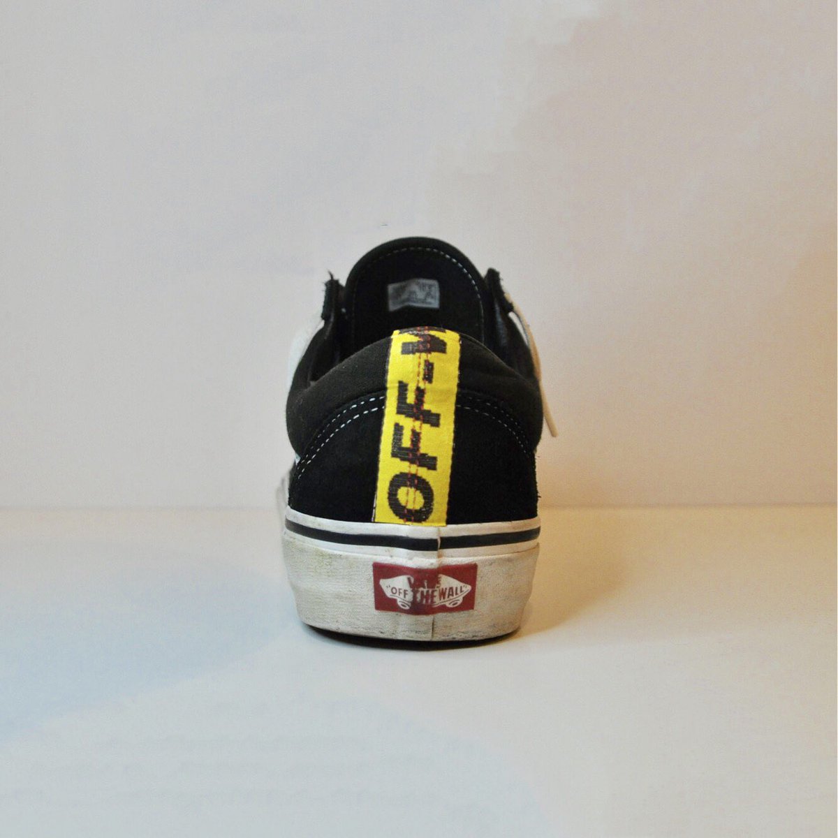 cleancustomsuk's tweet photo. Vans x Supreme x Off-White 

Vans Old Skool Custom

If you want your own trainers customised, send me a DM for a quote - nothing is off limits https://t.co/af7E6a7hEb