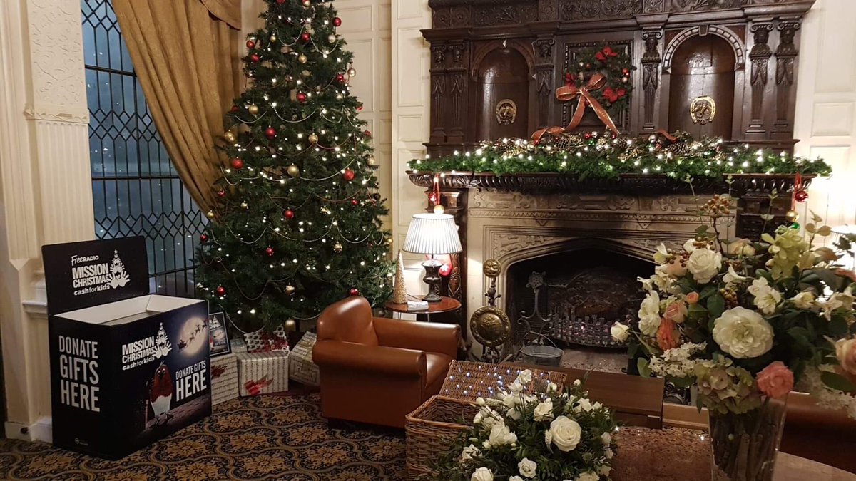cashforkidsMIDS's tweet photo. WOW!! @DumbletonHall setting the standard for our collection box backdrops! Can anyone beat this?? #MissionChristmas https://t.co/897U5hLqVu