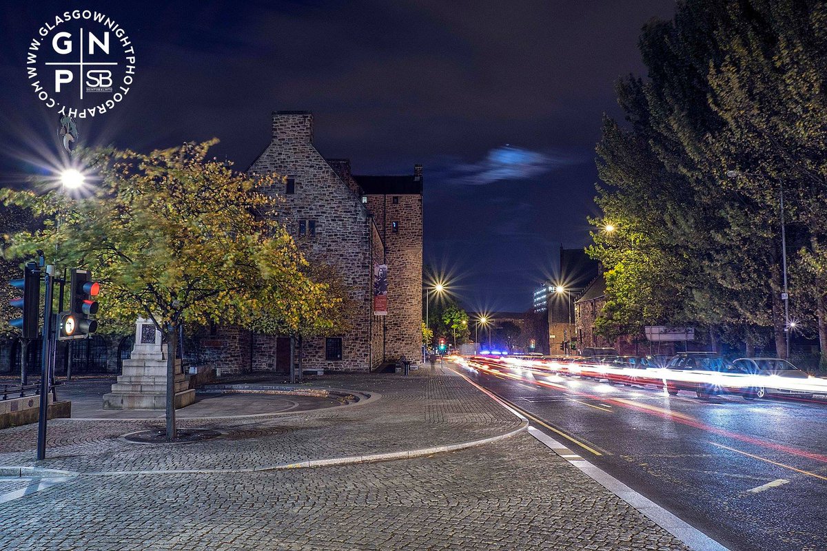 A beautiful photo of Glasgow could make a beautiful Christmas present for a friend... check out our friend <a href="/GlasNightPhoto/">Glasgow Night Photo</a>! If you'd love to get your hands on your very own print of any of the photos, give us a call &amp; we'll take your order on their behalf. Call >>> 0141 440 2881.