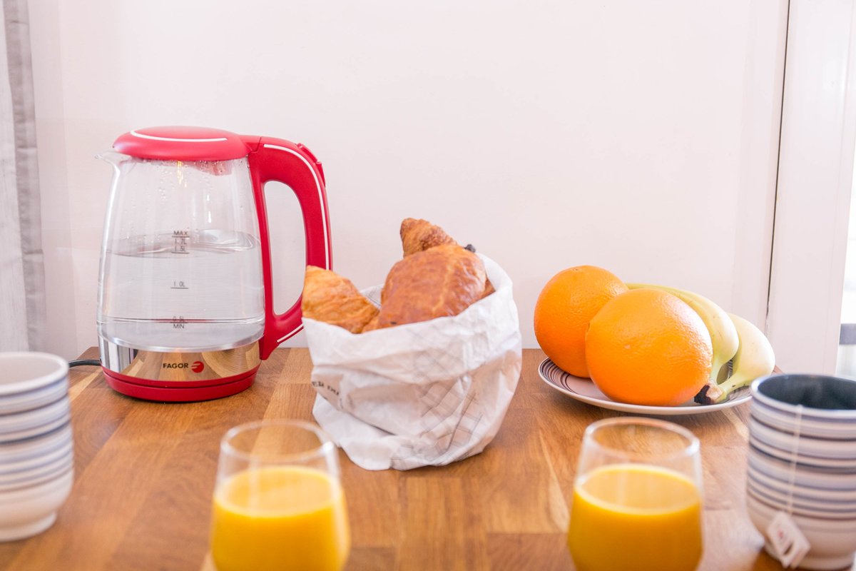 Tea time ! En cette journée internationale du thé 🍵, prenez le temps d’un moment convivial autour d’un thé.

Vous pouvez retrouver notre bouilloire ici ▶ bit.ly/2P3YnyY

#teatime #journeeinternationaleduthe #petitdejeuner