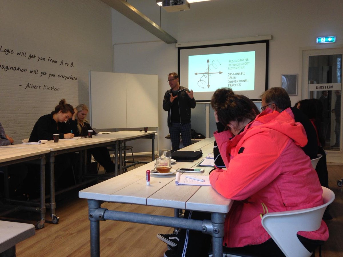 Zeer boeiende en inhoudelijk zeer sterke kennissessie met <a href="/kees_klomp_/">Kees Klomp</a>  (directeur SMO) op <a href="/Dockwize/">Dockwize</a> vandaag (op uitnodiging van Switch) over de Betekeniseconomie en maatschappelijke impact.  <a href="/zeelandzakelijk/">Zeeland Zakelijk</a>  <a href="/provzeeland/">Provincie Zeeland</a> <a href="/pzcredactie/">PZC</a> <a href="/ZeelandBusiness/">Zeeland Business</a> <a href="/omroepzeeland/">Omroep Zeeland</a> <a href="/MVOloont/">MVOloont</a>