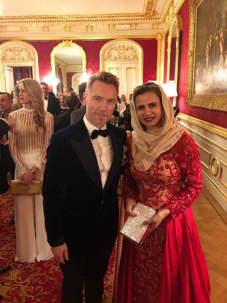 ModestLifeSt's tweet photo. Famed Boy Zone music star #RonanKeating with #AliaKhan at The Duchess of Cornwall's royal charity dinner at @royallancasterlondon. #ModestRevolution
Alia Khan dressed by @RaishmaCouture and accessorized by @LouboutinWorld. https://t.co/RhGvnwRDrO