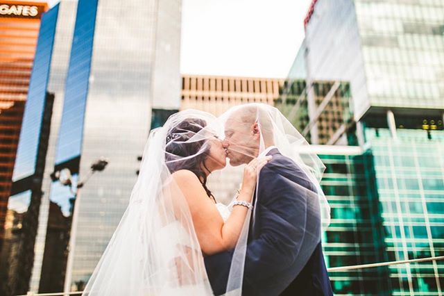 CTGphotography's tweet photo. Love &amp; The City #pittsburghwedding #pghweddingphotographer #weddings #pghwedding #burghbride #burghwedding #uniqueweddings #weddingphotography #weddingphotographer #weddingphoto #weddingday #weddingmoments  #weddinginspo #loveauthentic #junebugweddings https://t.co/PnVJyDLEnc https://t.co/KA2LtXiD0D