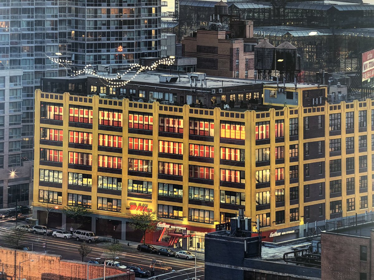 dpdhl_mcgrath's tweet photo. Here’s where the post-Cyber Monday magic is happening this morning - that’s both our morning deliveries to NYC and a tour for international media with DHL Express US CEO Greg Hewitt #DHLeHolidays (DHL Express Manhattan Service Center) https://t.co/ylPgDqQ3b5