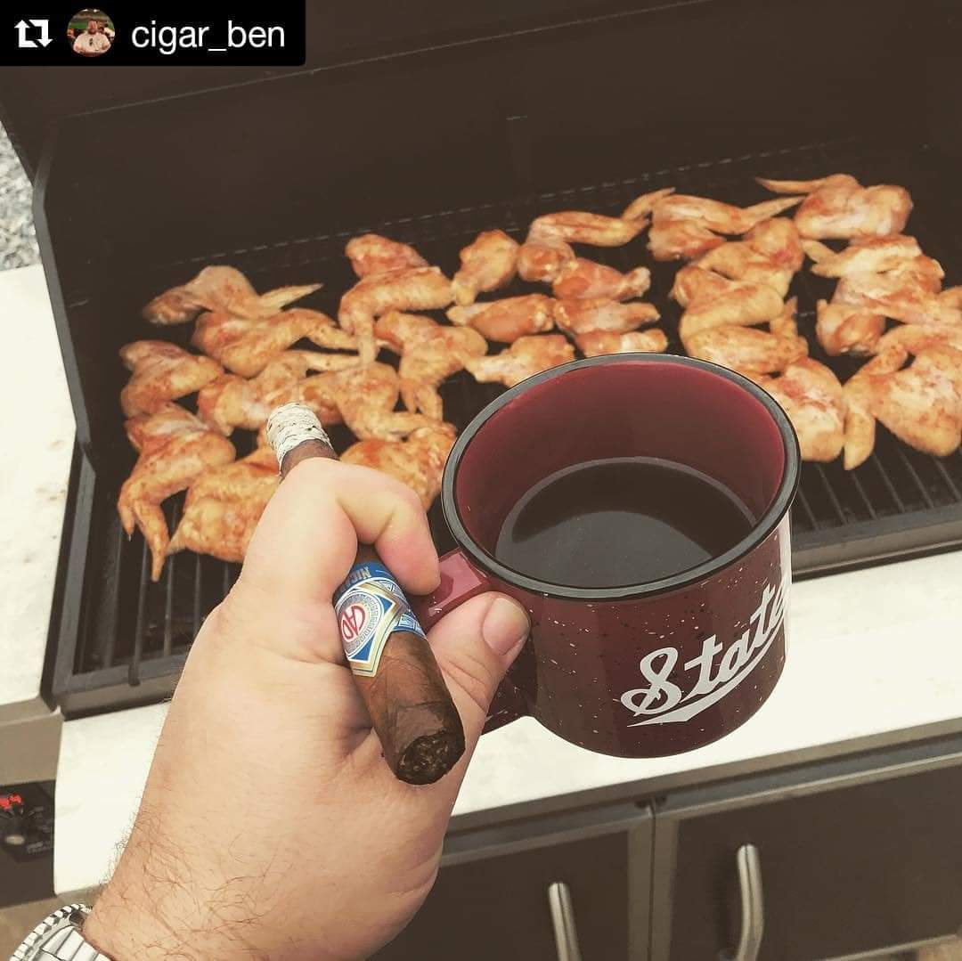 LayneCoffee's tweet photo. #Repost @cigar_ben (@get_repost)
・・・
Smoked wings on the @traegergrills with @caocigars Nicaragua toro &amp; @laynecoffee Kenya AB #cigar #cigars #coffee #bullsharkapproved

#LayneCoffee #HappyCustomer https://t.co/Eeqfdoc1YB