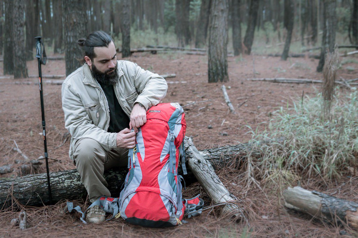 Nautika_Chile's tweet image. ¿Te gustaría acampar solo pero no te atreves? ¡Anímate! En esta guía te damos 5 simples consejos para una aventura segura ;) goo.gl/7dhioG #vacaciones #outdoors #trekking #viajes #camping #FinDeSemana #nautika #tips
 #mochileros #Chile #Martes #felicidad