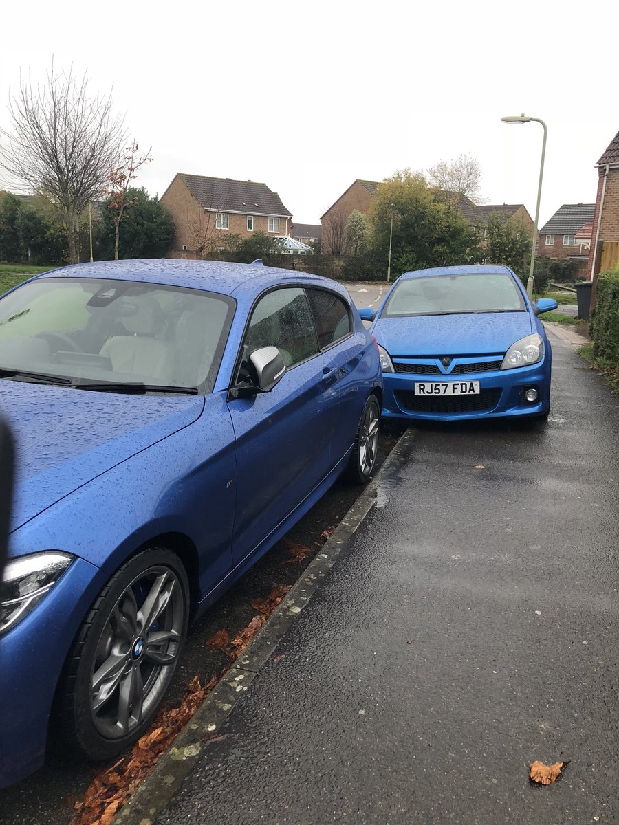 People of the internet, can you please help me work out how the Astra driver actually managed to acquire a driving licence? Parked up, came in, went back out 10 minutes later to this.. 🙄 <a href="/YPLAC/">You Park Like a C***</a> <a href="/HantsPolRoads/">Hampshire Roads Policing Unit</a> @HavantPolice