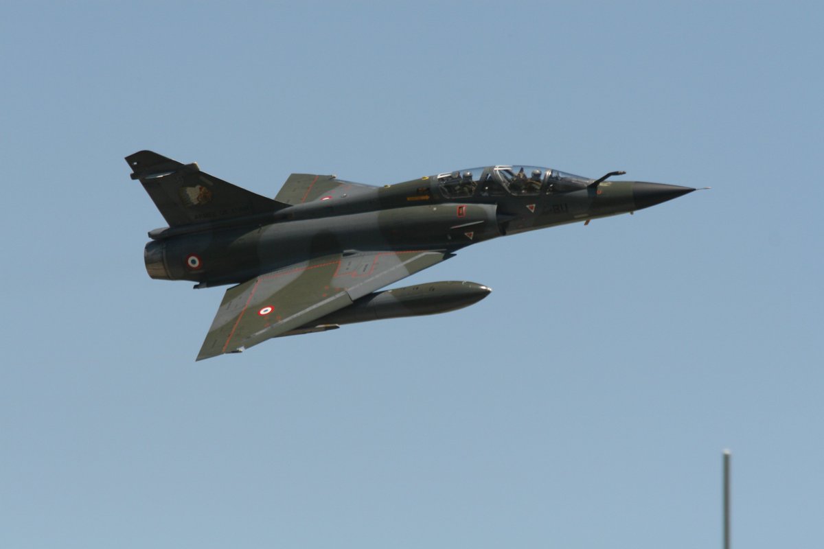 gephotographe's tweet image. Atterrissage assez rare de ce qui semble être un Mirage 2000 à @AeroportNice @VilledeNice ce 27/11/2018 à 15h50 #LFMN 22. Probablement un entrainement? Si vous avez des informations n’hésitez pas ?
Image ci dessous archive personnelle Man Orange 2008 #Nice06 #spotter