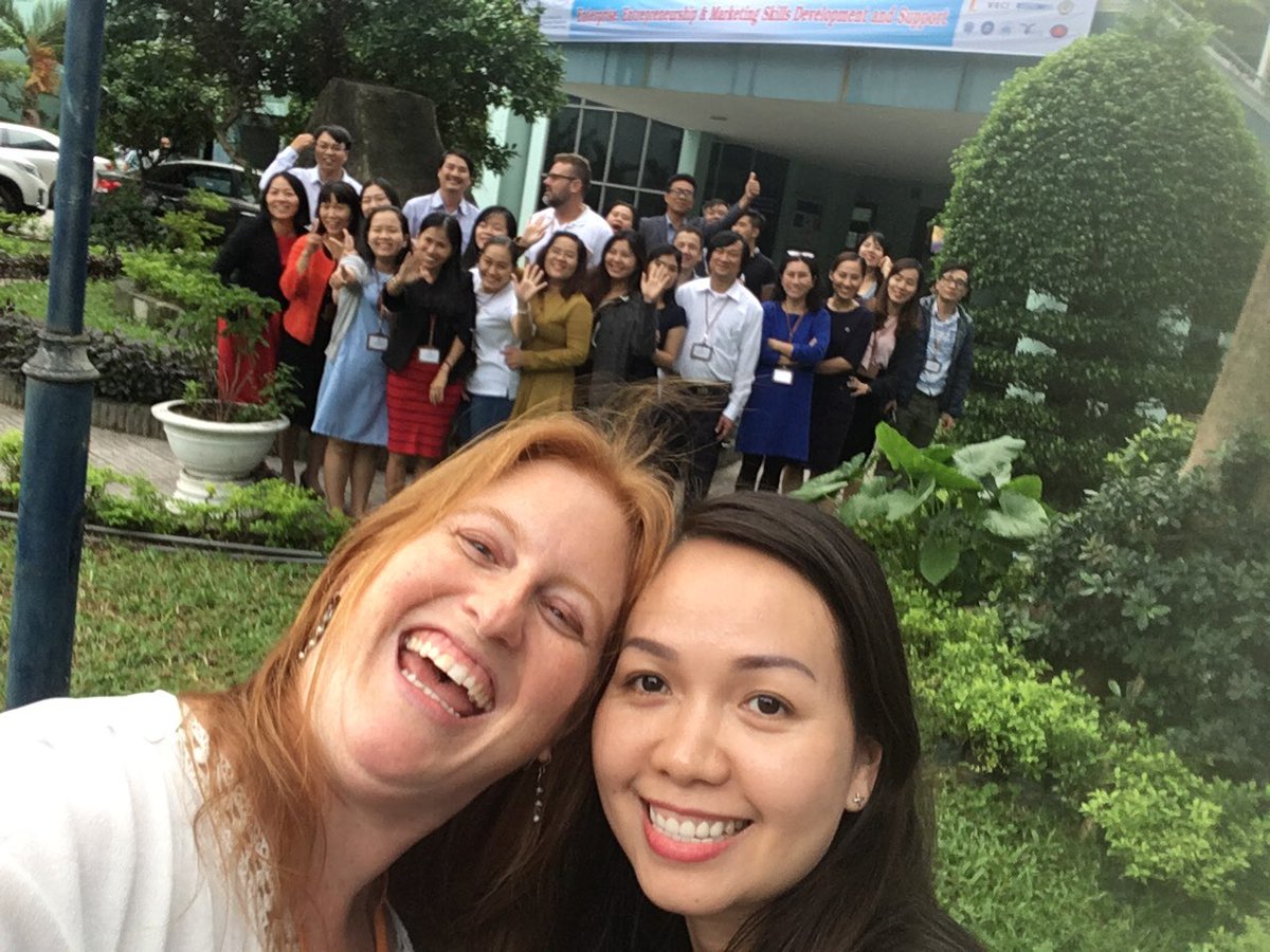 CrazyCrisB's tweet photo. We’re talking about entrepreneurial education and support for student entrepreneurship at universities this week at the #UniversityofDanang with the #ErasmusPlus #V2WORK project! 😎 @OGPI_UA @CentroEmpleoUA @ua_emprende https://t.co/on3TKWMuYJ