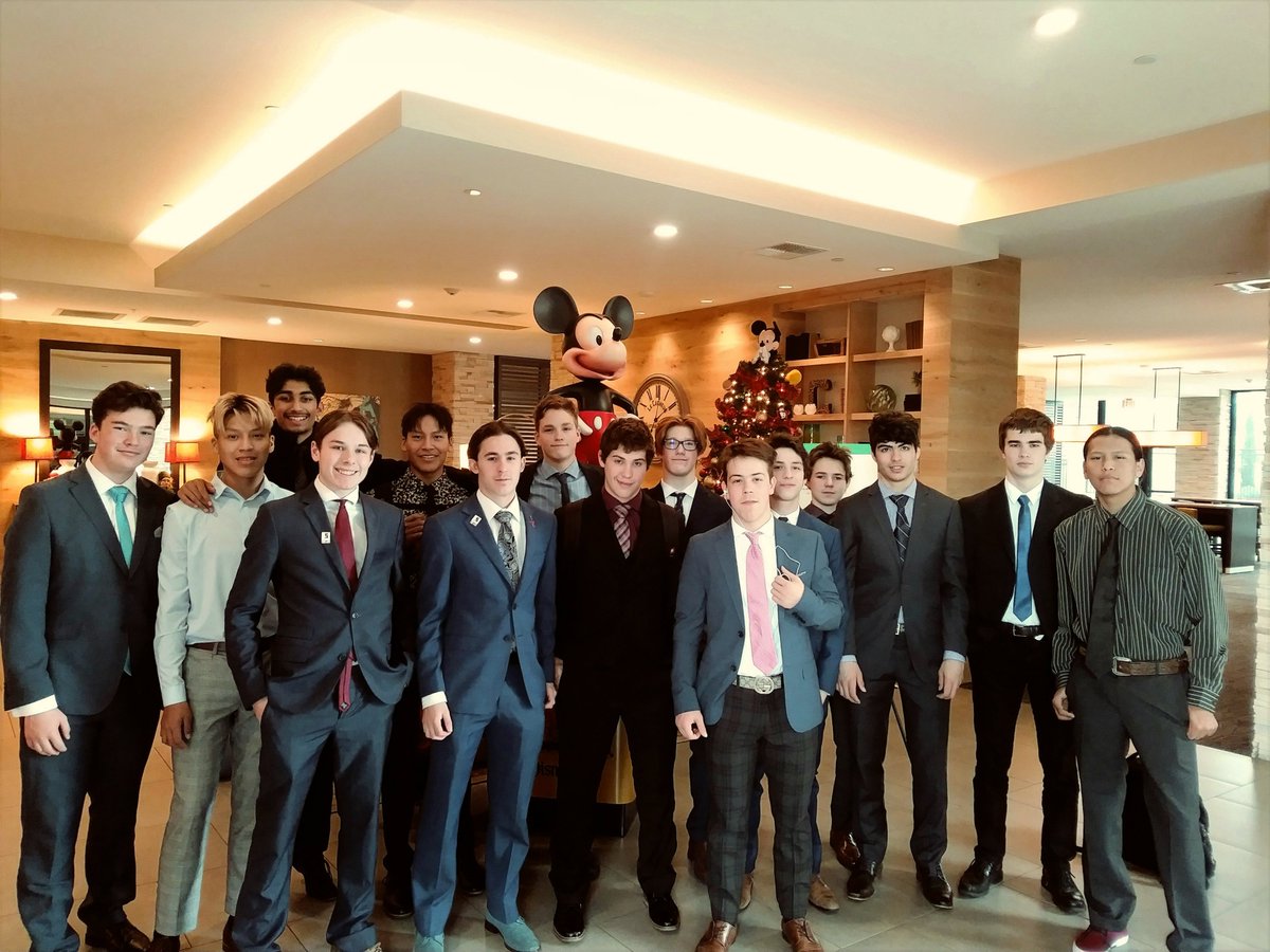 CISAnaheim's tweet photo. Teams with us for #JSerraCatholicHighSchool Thanksgiving Tournament from Canada. Hockey from #PursuitofExcellence and #Kildonan.  Thanks for choosing #CountryInnandSuitesAnaheim. #SportsApproved #HockeyTeams #TournamentFriendly https://t.co/HYlCahUIEF