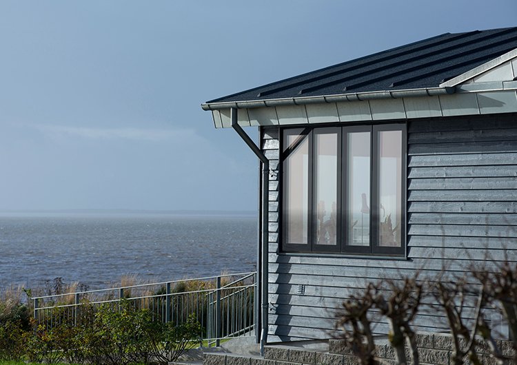 If you're considering timber windows for your home or project, 'Svarre' could be the answer. Timber inside and frameless glass outside.
ow.ly/jKZ430mLpsk