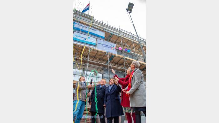 De Wijde Blik (@dewijdeblik) on Twitter photo De vlag is gehesen in #Mijdrecht. 🚩Het Hoogste Punt van De Proosdij, nieuwbouw voor mensen van 75+ of met (lichte) zorgvraag, is bereikt. Een feestelijk moment voor <a href="/Bouwinvest/">Bouwinvest Real Estate Investors</a> Health Care Fund, voor wie wij de marketing van De Proosdij verzorgen. tinyurl.com/Proosdij De vlag is gehesen in #Mijdrecht. 🚩Het Hoogste Punt van De Proosdij, nieuwbouw voor mensen van 75+ of met (lichte) zorgvraag, is bereikt. Een feestelijk moment voor <a href="/Bouwinvest/">Bouwinvest Real Estate Investors</a> Health Care Fund, voor wie wij de marketing van De Proosdij verzorgen. tinyurl.com/Proosdij