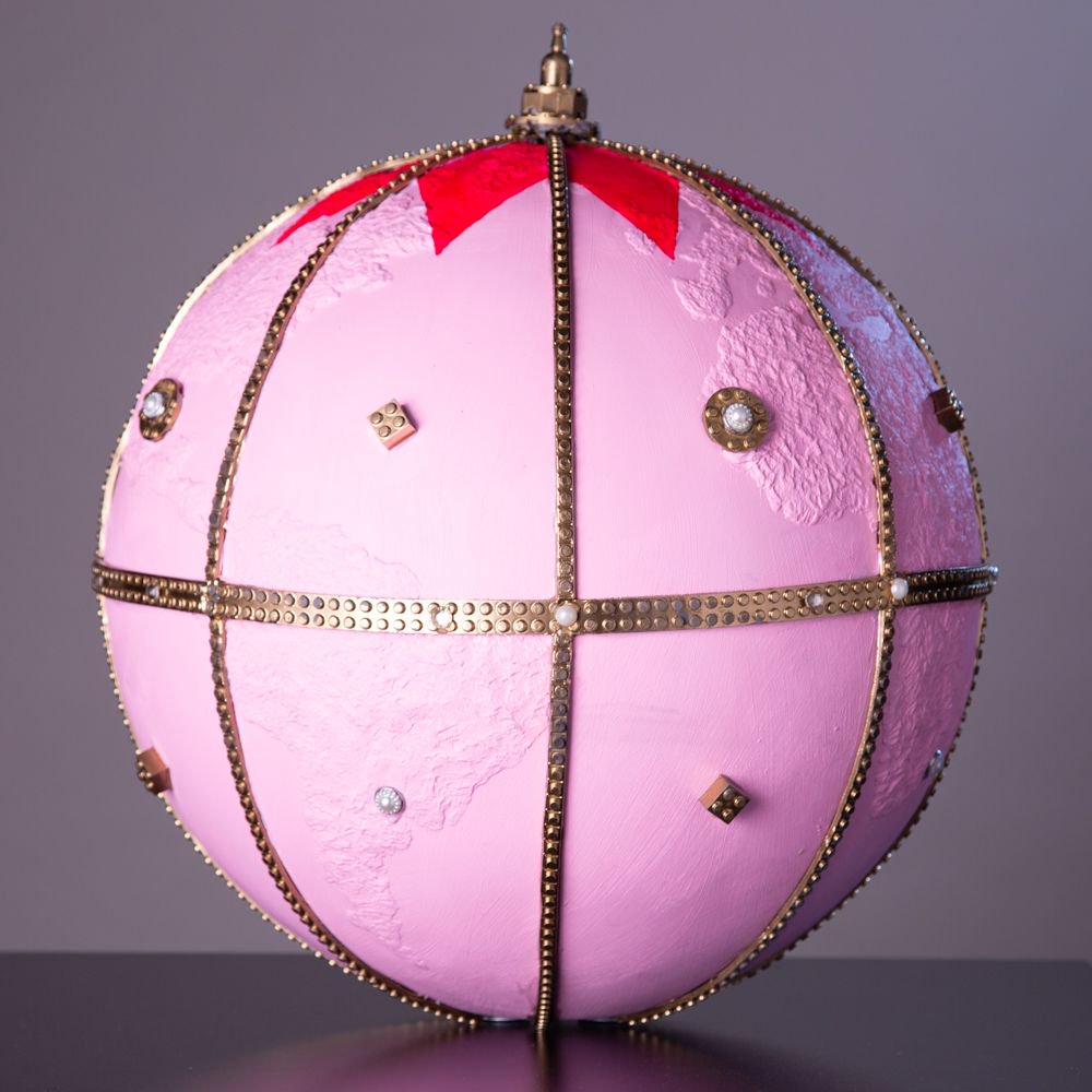 Tomorrow at 7pm see's the end of this amazing campaign - please bid!

The design is inspired by Fabergé eggs, which are viewed as luxury objects, and whether we feel the same way about the world we live in. 
#21 Fabergé - by Adrian &amp; Shane galabid.com/auction/globes…
<a href="/AdrianAndShane/">Adrian+Shane</a>