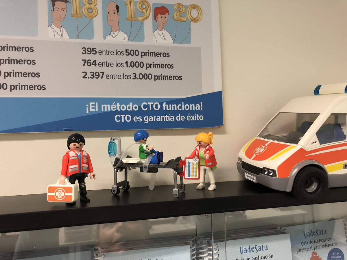 Pilar_CTO's tweet photo. Los compañeros de profesión de #miniSatu custodiando el #vadesatu 🤣👌🏻Recuerda que aún estás a tiempo de poder adquirirlo‼️@CTOEnfermeriaES @EnfrmraSaturada https://t.co/D9b9MjO2pR