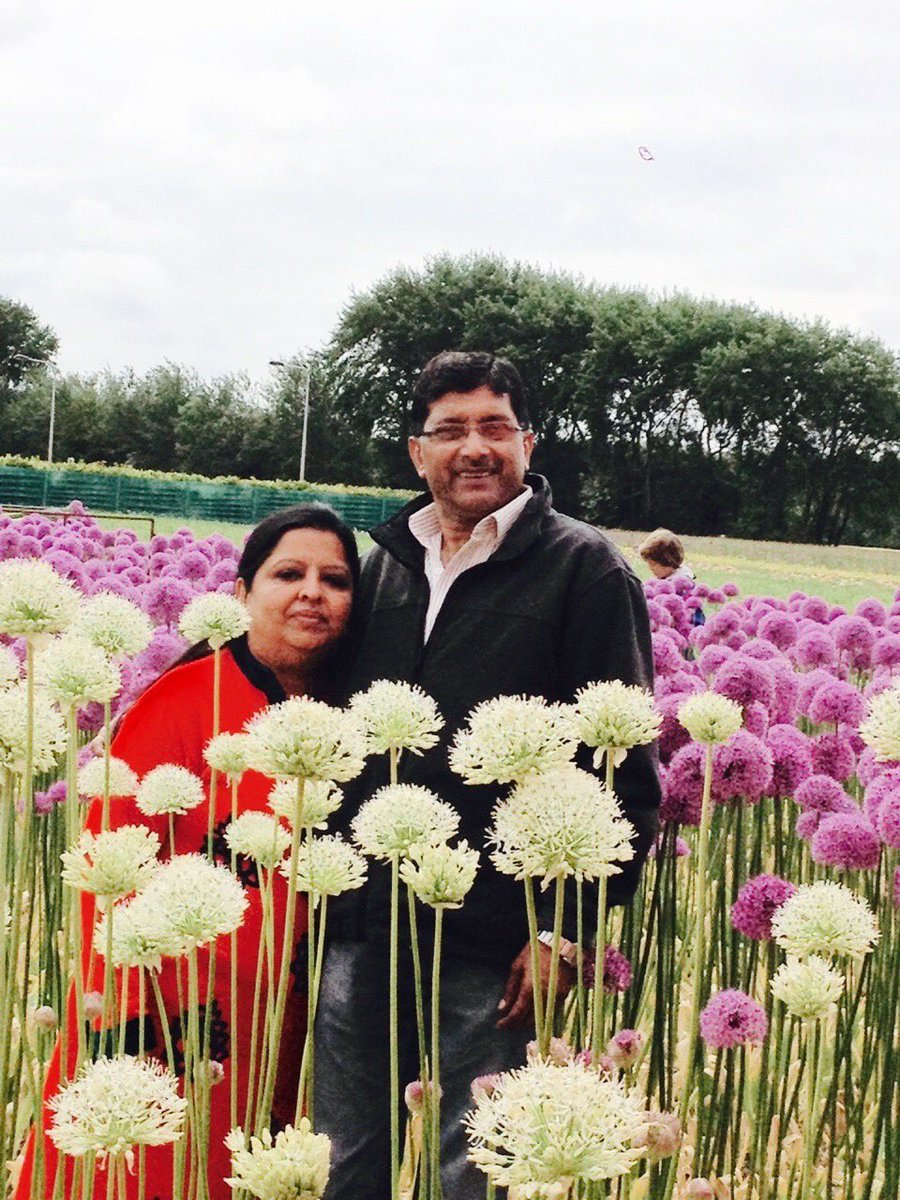 akshijain's tweet photo. 2/2 Learn from their relationship about : togetherness, rock solid support, how they completed each other and how madly they were in love!
#ImmortalLove #BeautifulWorld #LoveBond #CompleteEachother #BestFriends #LoversforLife&Beyond https://t.co/1unNorqIXs