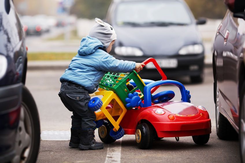 WATCH Tempers flare after residents block cars in after Robbie Williams gig #parking buff.ly/2tuhZ4V