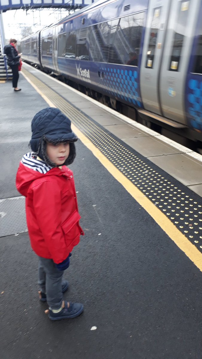 DeniseForsyth8's tweet photo. @BainsfordPS  train to Stirling today #focuschild https://t.co/dCHw3xgH8O
