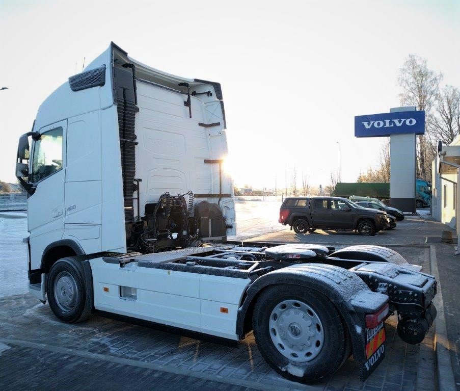 Jäine Volvo FH 4x2 meie Tartu esinduse juures. Vaata lähemalt auto24.ee / Müüja Volvo Estonia (otselink goo.gl/Ar77G1) #Volvo #VolvoTrucks #VolvoEstonia #VolvoTrucksEstonia