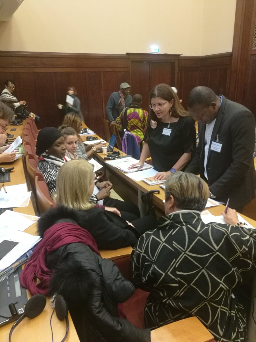 AIDOS_ong's tweet photo. Participants are working in groups to share experiences on two hubs: one on #Medicalisation and one on Mainstreaming #FGM in gender based violence programmes #EndFGM #copfgm @ENDFGM_Network @GAMS_Be https://t.co/oxbExJrFpG
