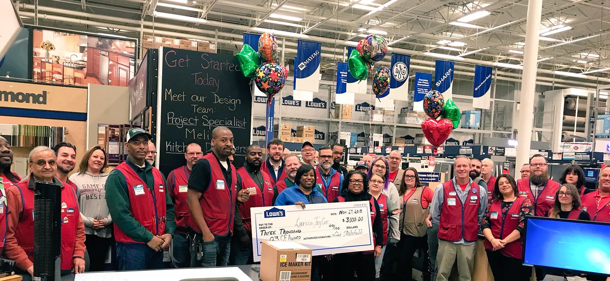 HuckabyKarie's tweet photo. So exciting for store 713! We awarded are Q3 Exceptional Customer Focus winner with a check for $3,000! Larice has been with Lowe’s for over 8 years and is looking forward to sharing her winnings with her daughter! https://t.co/m6Rpbv1KyQ