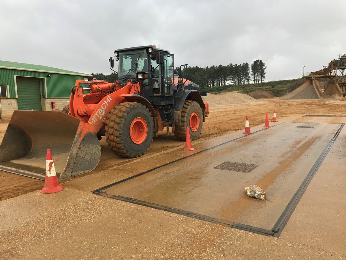 Another first for me in Norfolk. Single flint weighed on weighbridge to calculate cost and payment. Normally quarrymen are happy and relaxed. Not today! #flint #Norfolk #grumpyquarryman  #notthenorm #notcominghereagain