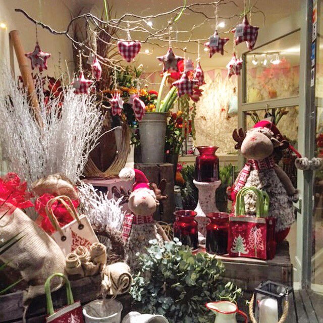 greensleeves3's tweet photo. Doors open #ShopLocalInterflora #SmallBusinessSaturdayUk #Reigate #Redhil #Cheam https://t.co/brW42Yx4tV